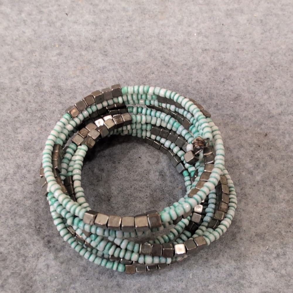 Beaded‎ Coil Bracelet Mint Green White Silver Tone Cube Beads Wrap - Picture 2 of 6